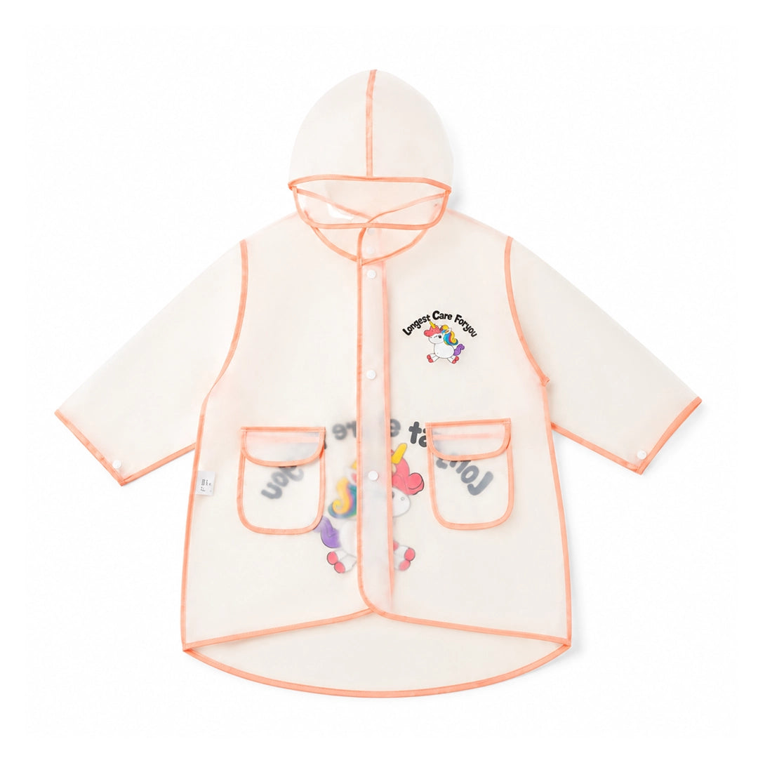 Capa impermeable para niñas con capucha Fantasy Steps rosa, diseño ergonómico holgado que no limita el movimiento ni oprime el empeine alto.