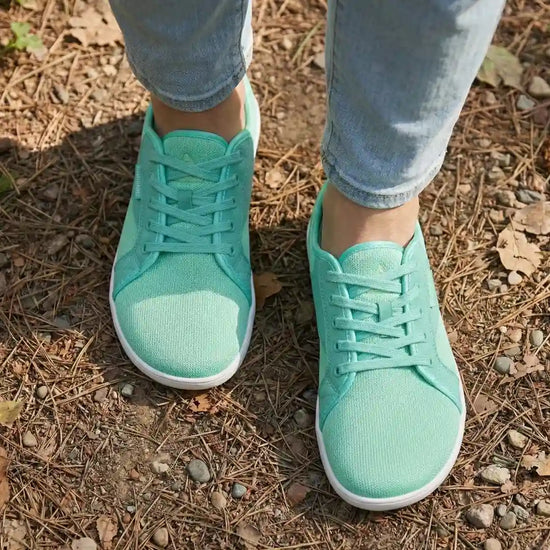 Persona usando zapatillas Saguaro Luck II turquesa,