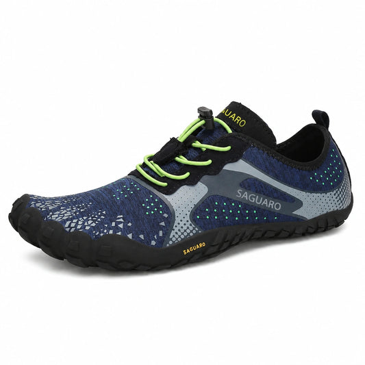 Zapatilla barefoot Saguaro Fast I azul vista diagonal mostrando diseño deportivo minimalista.